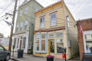 Kingwood business license ordinance moves forward; council discusses dilapidated buildings and murals